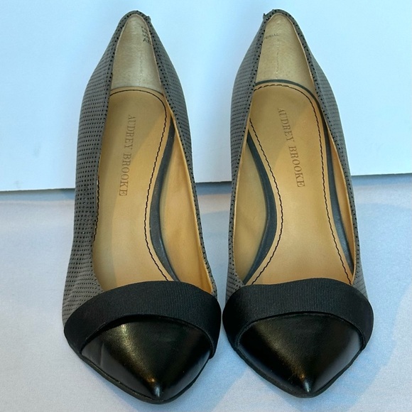 AUDREY BROOKE Womens Heels Abbie Embossed Gray Black Polka Dot 3.5” Heel Size 7 - Picture 2 of 16